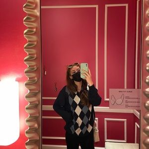 Meet your Posher, Mia